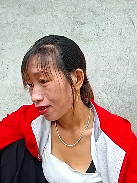 Snapshot of ngocngoc_cute chatting on October 6, 1:14 am ngocngoc cute online show from October 6, 1:14 am