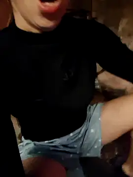 Snapshot of ngocngoc_cute chatting on October 26, 10:47 pm ngocngoc cute online show from October 26, 10:47 pm