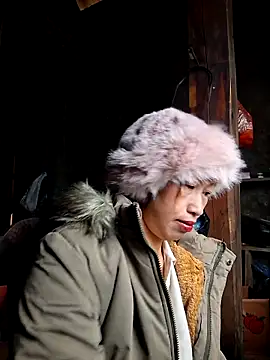 Snapshot of ngocngoc_cute chatting on November 5, 12:54 am ngocngoc cute online show from November 5, 12:54 am