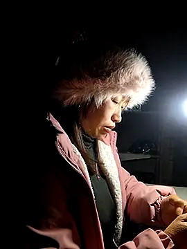 Snapshot of ngocngoc_cute chatting on November 23, 1:22 pm ngocngoc cute online show from November 23, 1:22 pm