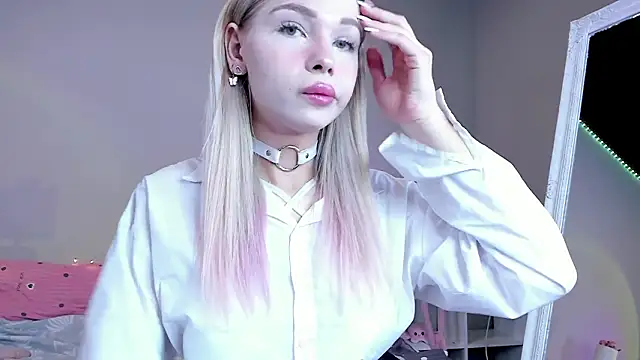 Blondy Fina online show from March 11, 8:31 am