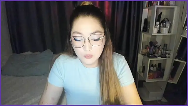 lyra x online show from October 1, 1:28 pm