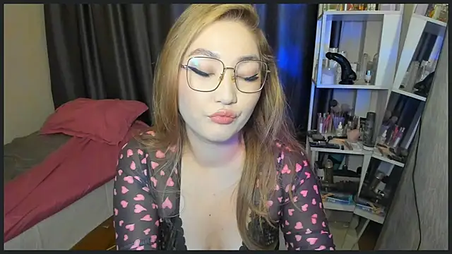 lyra x online show from November 24, 10:31 pm