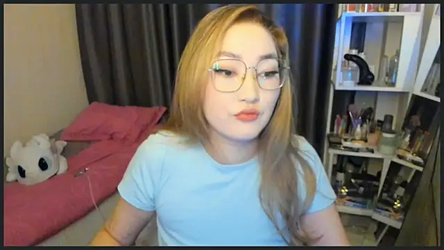 lyra x online show from November 27, 7:16 pm