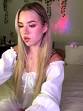 Snapshot of NastyaKiss1 chatting on September 18, 5:04 pm NastyaKiss1 online show from September 18, 5:04 pm