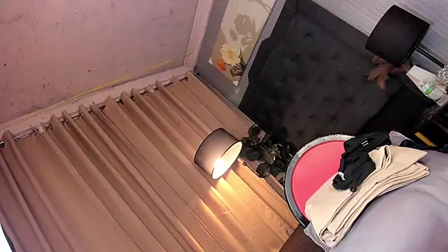 Snapshot of asiangorgeouspetite chatting on November 24, 2:00 am asiangorgeouspetite online show from November 24, 2:00 am