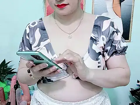 Snapshot of Spa-LinhLinh chatting on May 14, 7:15 am Spa-LinhLinh online show from May 14, 7:15 am