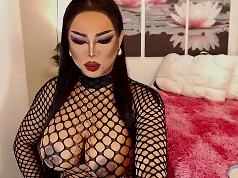 Snapshot of TRANSLUNAA chatting on September 22, 4:14 am TRANSLUNAA online show from September 22, 4:14 am