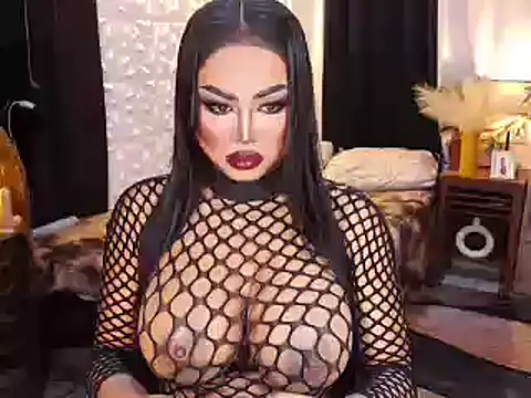 Snapshot of TRANSLUNAA chatting on October 19, 4:13 am TRANSLUNAA online show from October 19, 4:13 am