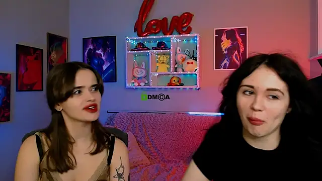 riley sanders online show from March 23, 8:24 pm