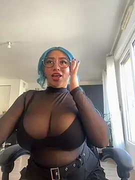 Snapshot of HATSUNE__ chatting on October 1, 10:32 am HATSUNE online show from October 1, 10:32 am