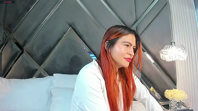 CoraimaSahin online show from December 17, 4:29 am