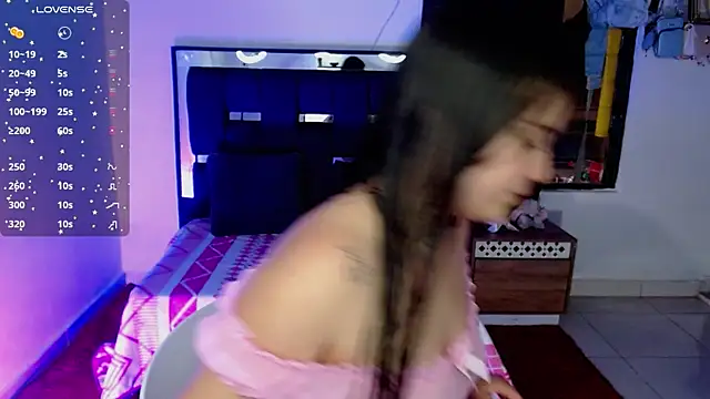 taniaqueen18 online show from September 8, 8:08 pm