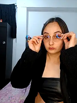 selene swee online show from October 18, 8:26 am