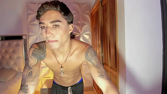 Wyatt Rose online show from November 29, 3:42 am