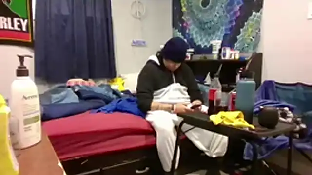 Snapshot of Bilover69 chatting on December 1, 1:21 am Bilover69 online show from December 1, 1:21 am