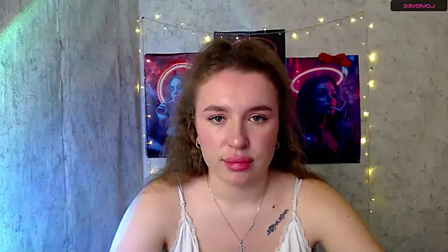 JuliaTopp  online show from January 7, 8:17 am