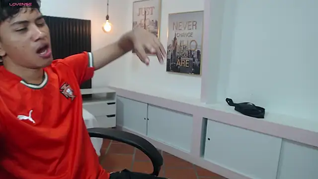 markbowie online show from November 30, 2:21 pm