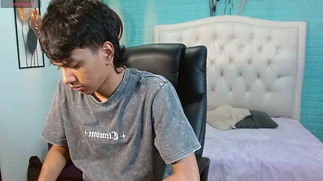 markbowie online show from April 5, 5:21 pm