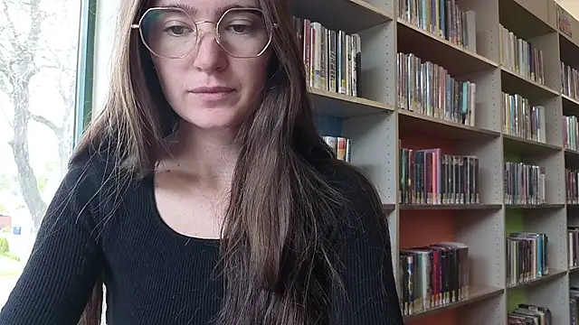 Snapshot of bambifarrina chatting on May 13, 8:27 pm bambifarrina online show from May 13, 8:27 pm
