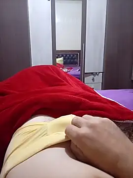 Gustavo198045 online show from April 19, 3:28 am