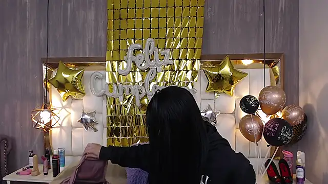 Snapshot of Foxxy_Doll chatting on October 9, 2:37 pm Foxxy Doll online show from October 9, 2:37 pm