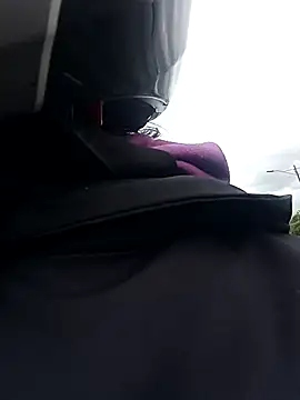 Snapshot of Foxxy_Doll chatting on October 14, 2:18 pm Foxxy Doll online show from October 14, 2:18 pm