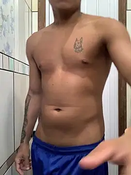 Snapshot of Novindot23cm chatting on December 17, 11:05 am Novindot23cm online show from December 17, 11:05 am