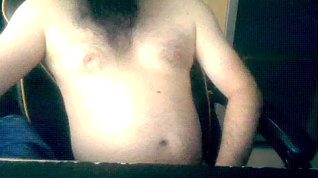 Snapshot of LondonMan1988 chatting on April 30, 5:36 am LondonMan1988 online show from April 30, 5:36 am