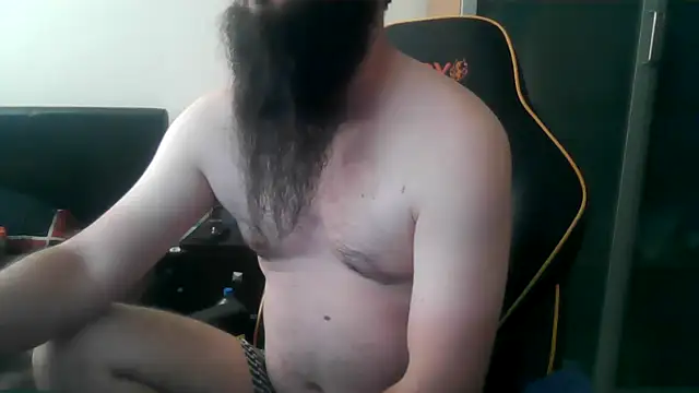 Snapshot of LondonMan1988 chatting on May 16, 8:33 am LondonMan1988 online show from May 16, 8:33 am
