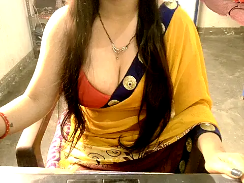 Snapshot of RIYA_SOOD chatting on October 22, 7:19 am RIYA SOOD online show from October 22, 7:19 am