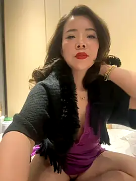 anna yngs online show from November 23, 1:27 am