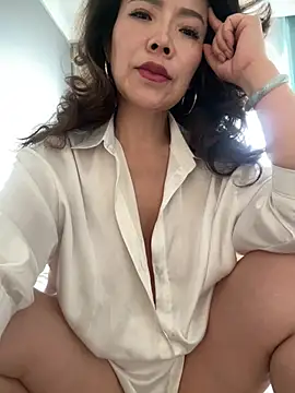 anna yngs online show from July 22, 7:11 am
