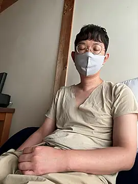 Snapshot of tom19899q chatting on September 17, 7:21 am tom19899q online show from September 17, 7:21 am