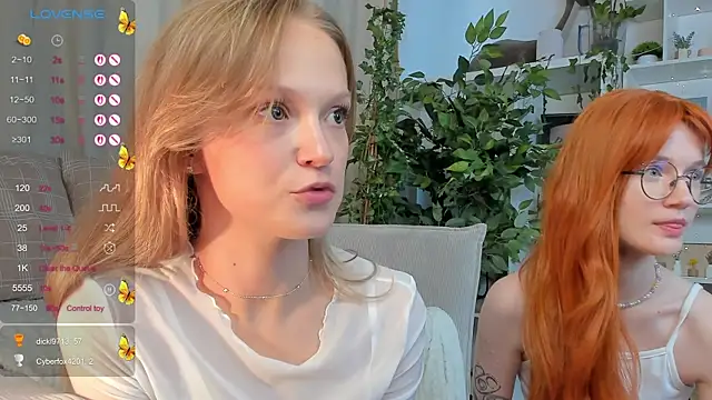 Snapshot of Kara_smalltits chatting on September 18, 11:45 am Kara smalltits online show from September 18, 11:45 am