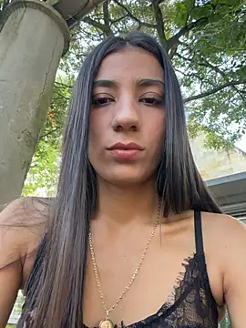 -juicy  online show from June 24, 9:25 pm