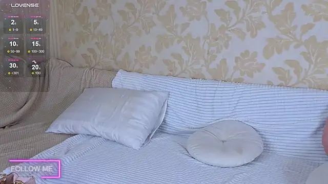 Snapshot of Angell_Wild chatting on October 30, 1:01 pm Angell Wild online show from October 30, 1:01 pm