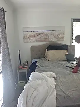 iamthepublickmasterbater online show from April 19, 12:00 am