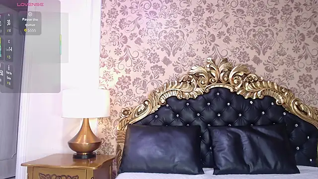 VioletLux online show from November 15, 7:43 pm