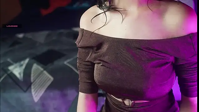 Snapshot of NidhiChandra chatting on September 10, 11:43 am NidhiChandra online show from September 10, 11:43 am