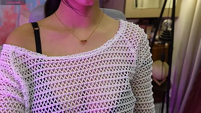 NidhiChandra online show from April 16, 4:08 pm