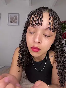 Snapshot of Yasmin777_ chatting on May 2, 8:47 pm Yasmin777 online show from May 2, 8:47 pm