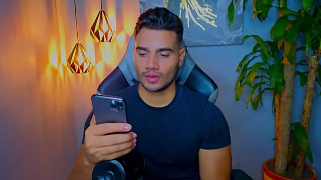 AndresR3 online show from October 5, 8:12 am