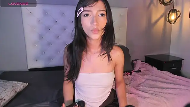 Nicollee Heart online show from September 10, 1:55 pm