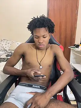 Snapshot of eunegrao chatting on October 6, 2:42 am eunegrao online show from October 6, 2:42 am