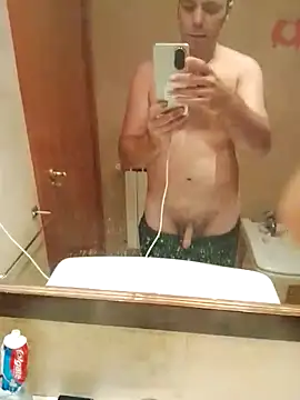 Snapshot of manchego85 chatting on October 1, 12:05 am manchego85 online show from October 1, 12:05 am