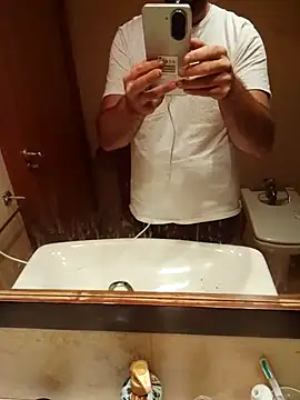 Snapshot of manchego85 chatting on October 9, 10:30 pm manchego85 online show from October 9, 10:30 pm