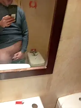 manchego85 online show from December 3, 9:57 pm