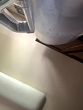 Snapshot of 1n0nlythroat chatting on November 7, 8:09 pm 1n0nlythroat online show from November 7, 8:09 pm