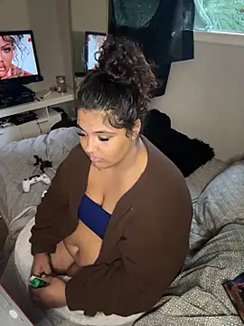 Snapshot of 1n0nlythroat chatting on November 17, 8:14 pm 1n0nlythroat online show from November 17, 8:14 pm